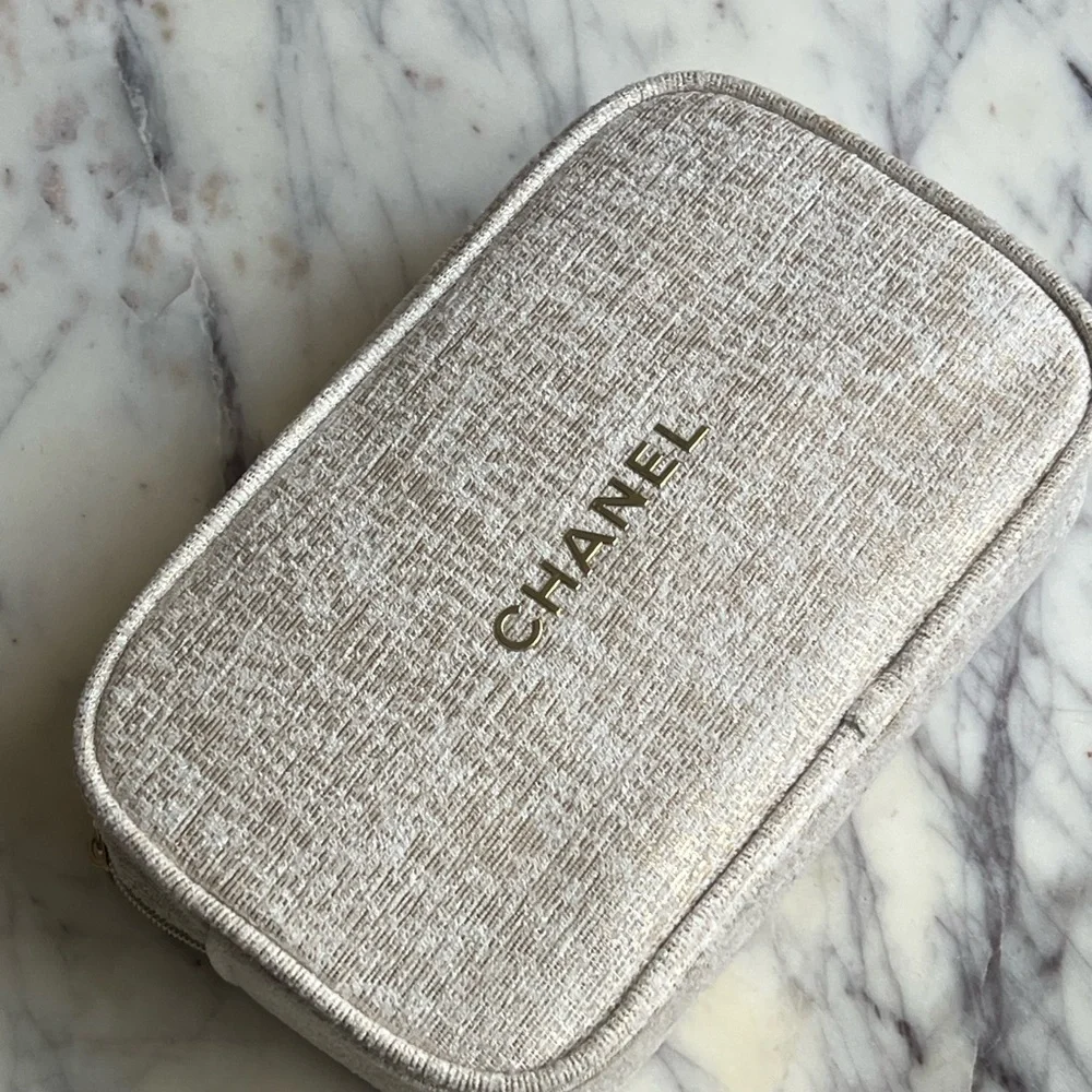 CHANEL 2023 Cosmetics Makeup Bag Pouch Tweed Limited Edition Holiday NEW BNIB - Picture 3 of 7